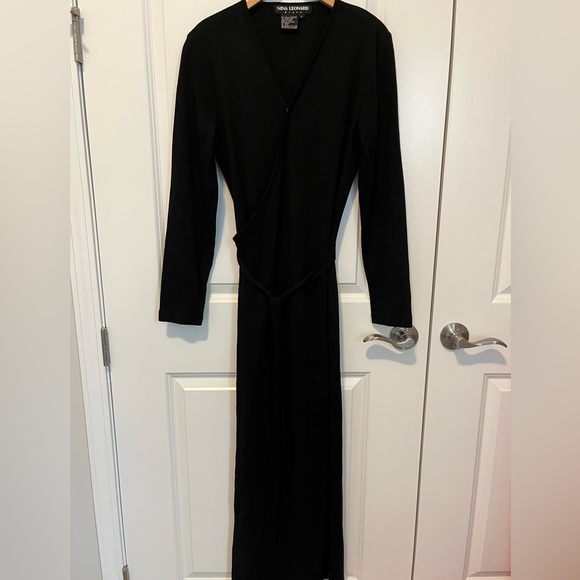 Nina Leonard Dresses & Skirts - Black knit maxi dress